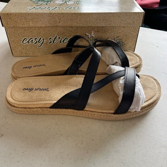 Easy Street Black‎ Sandals 10 - Picture 4 of 6